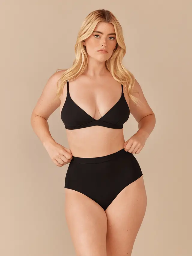 WELTHAN  Triangle Bralette